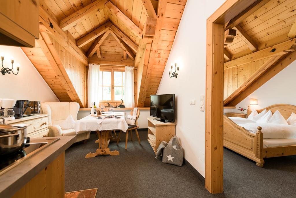 Ansitz Wirtsgut - Familienappartements In Den Bergen Leogang Exterior photo